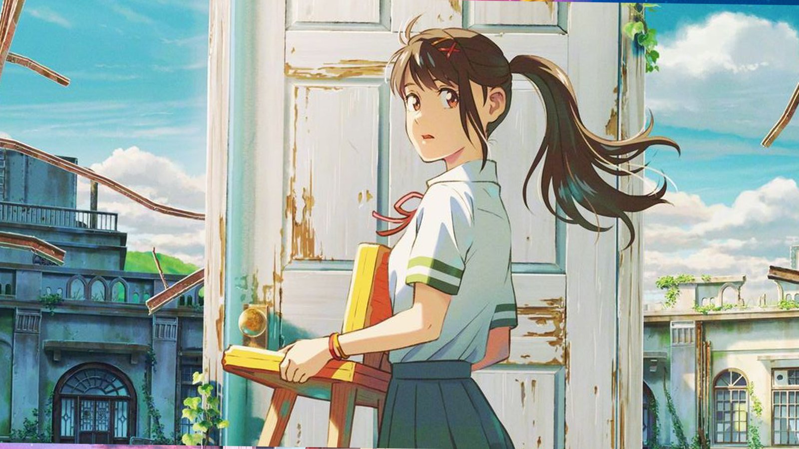 Suzume, sorprendida, se encuentra frente a una puerta mágica, con Souta a su lado en su forma de silla, marcando el comienzo de su vínculo en la película Suzume.